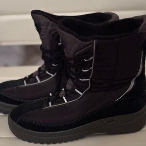 B.U.M. Equipment Women's‎ Classic Beige Ankle Winter Boots (Size 7